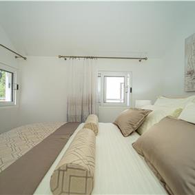 6 Bedroom Beachfront Villa with Heated Pool near Vela Luka on Korcula Island, Sleep 12
